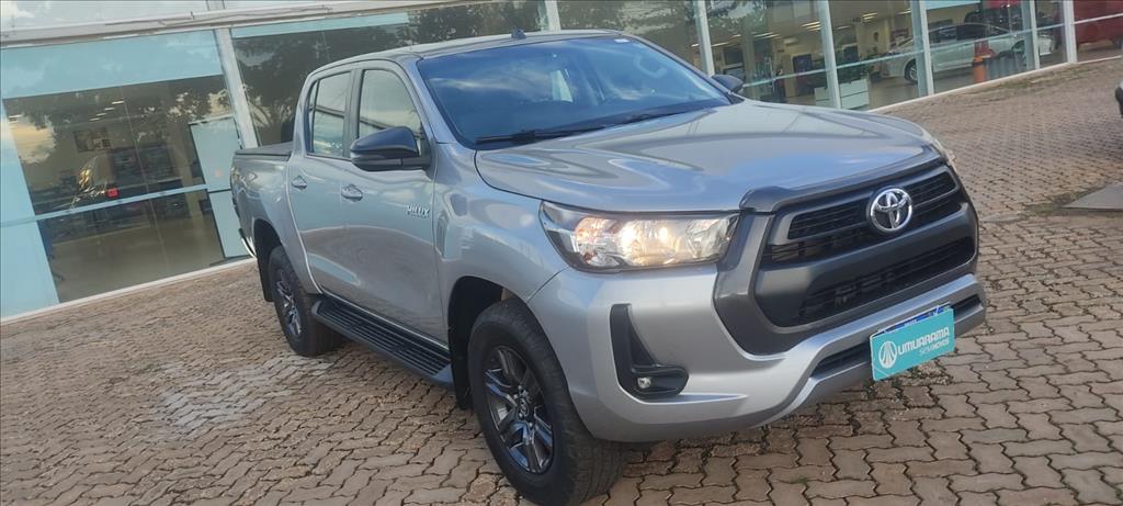HILUX 2.8 D-4D TURBO DIESEL CD SR 4X4 AUTOMÁTICO2