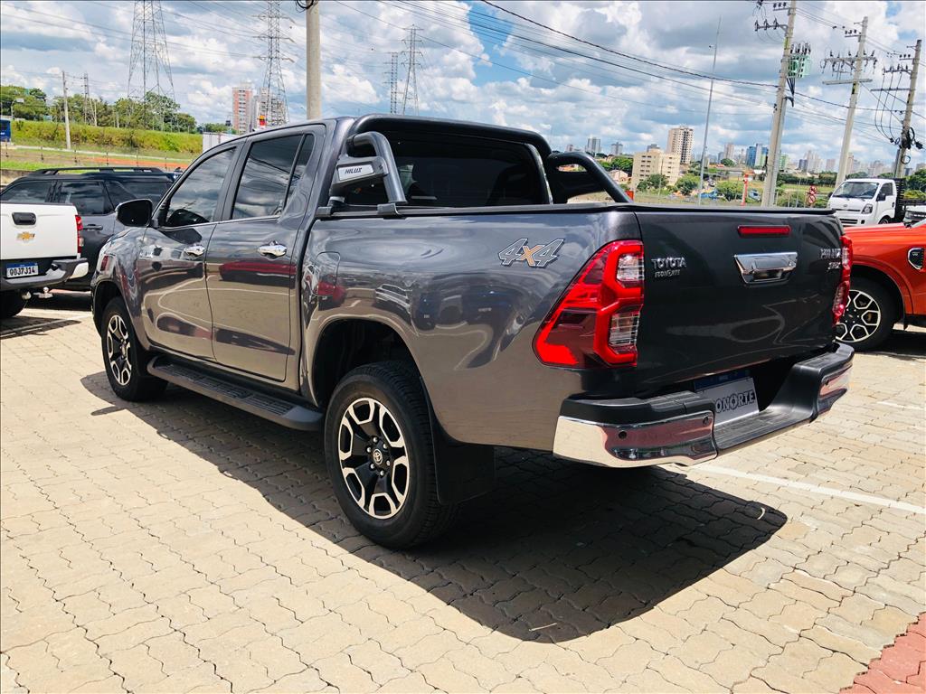 HILUX 2.8 D-4D TURBO DIESEL CD SRX 4X4 AUTOMÁTICO5