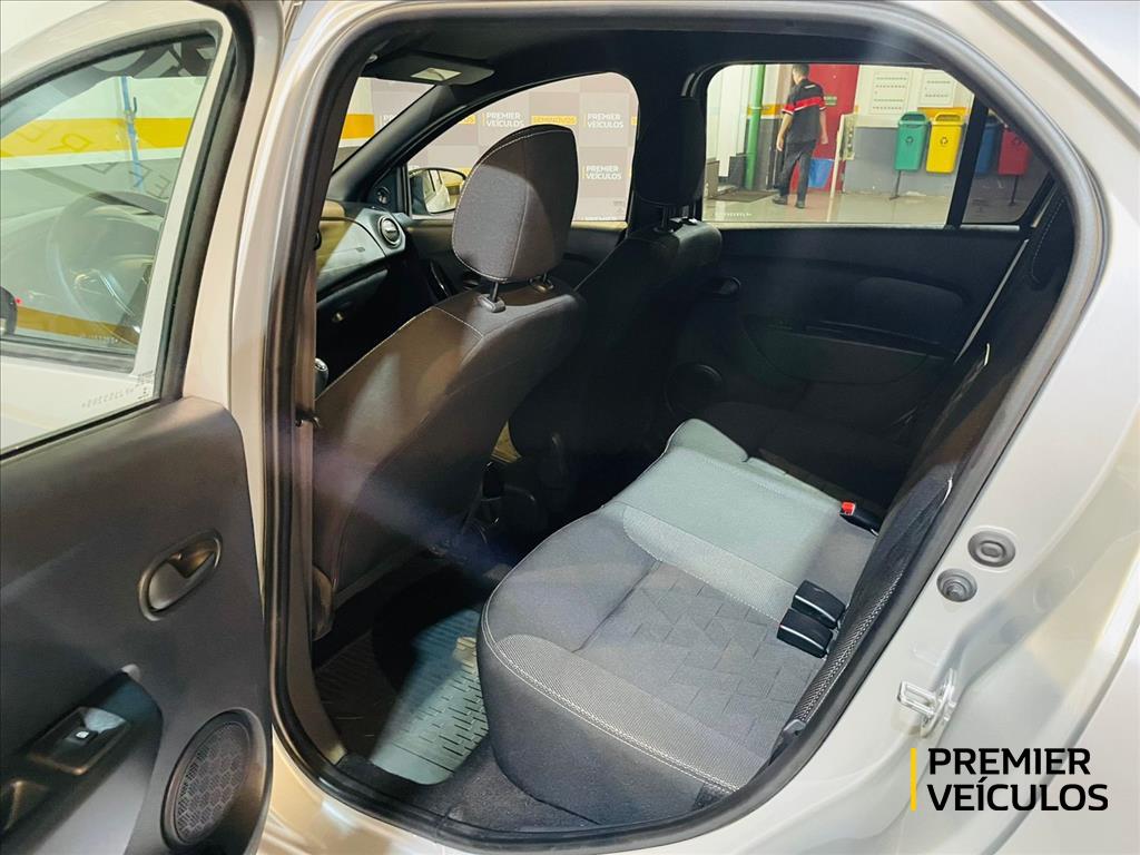 LOGAN 1.0 12V SCE FLEX ZEN MANUAL6