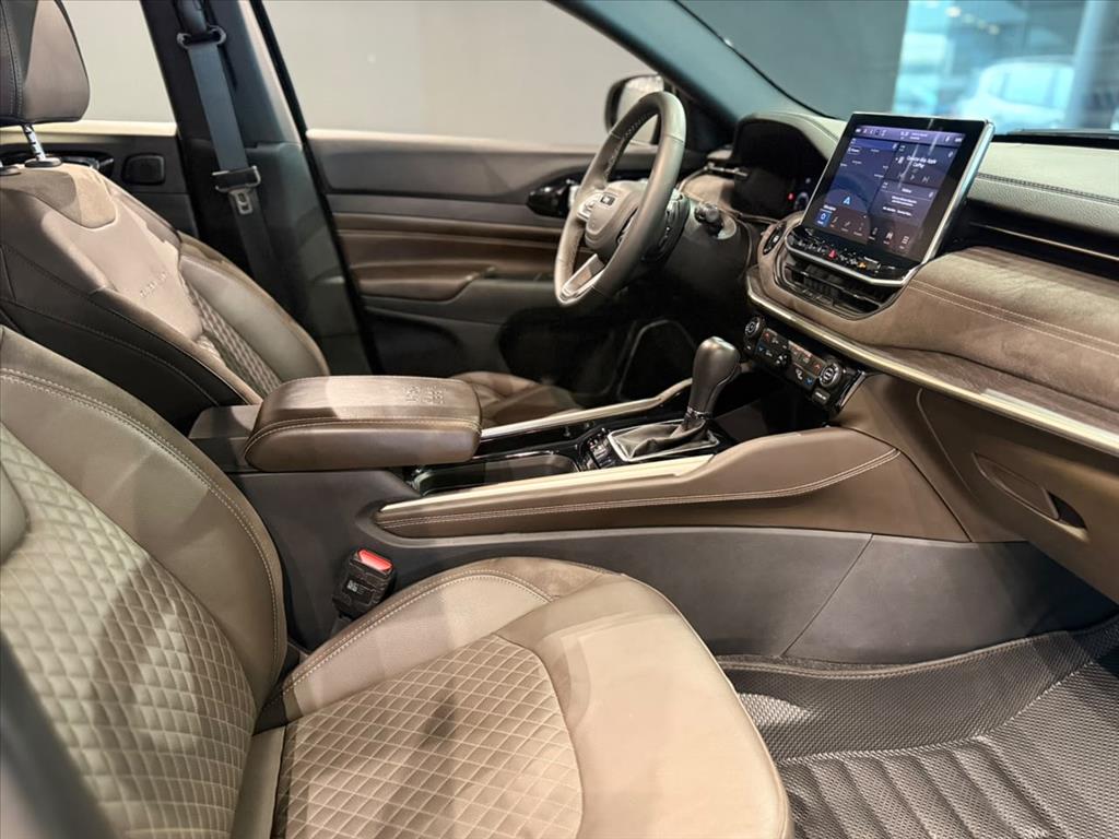 COMMANDER 2.2 TURBO DIESEL OVERLAND AT94