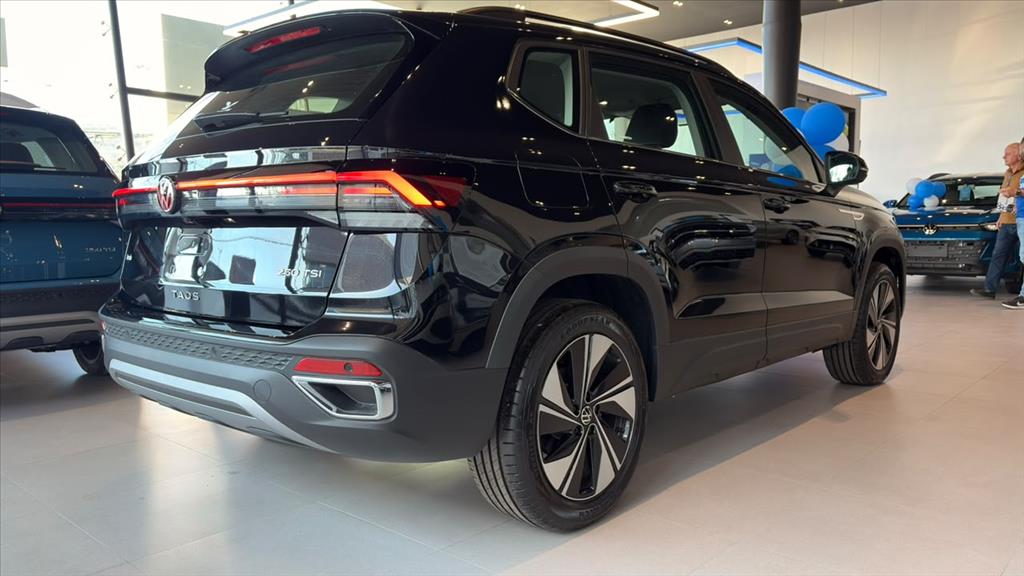TAOS 1.4 250 TSI TOTAL FLEX COMFORTLINE AUTOMÁTICO4