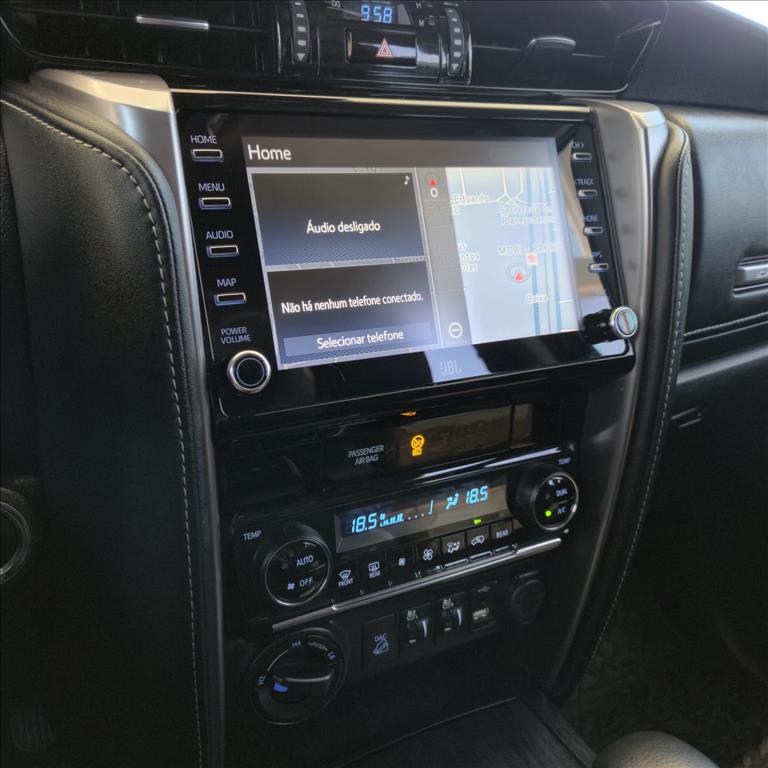 HILUX SW4 2.8 D-4D TURBO DIESEL SRX 7L 4X4 AUTOMÁTICO7