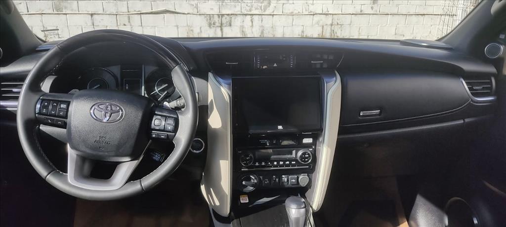 HILUX SW4 2.8 D-4D TURBO DIESEL DIAMOND 7L 4X4 AUTOMÁTICO17