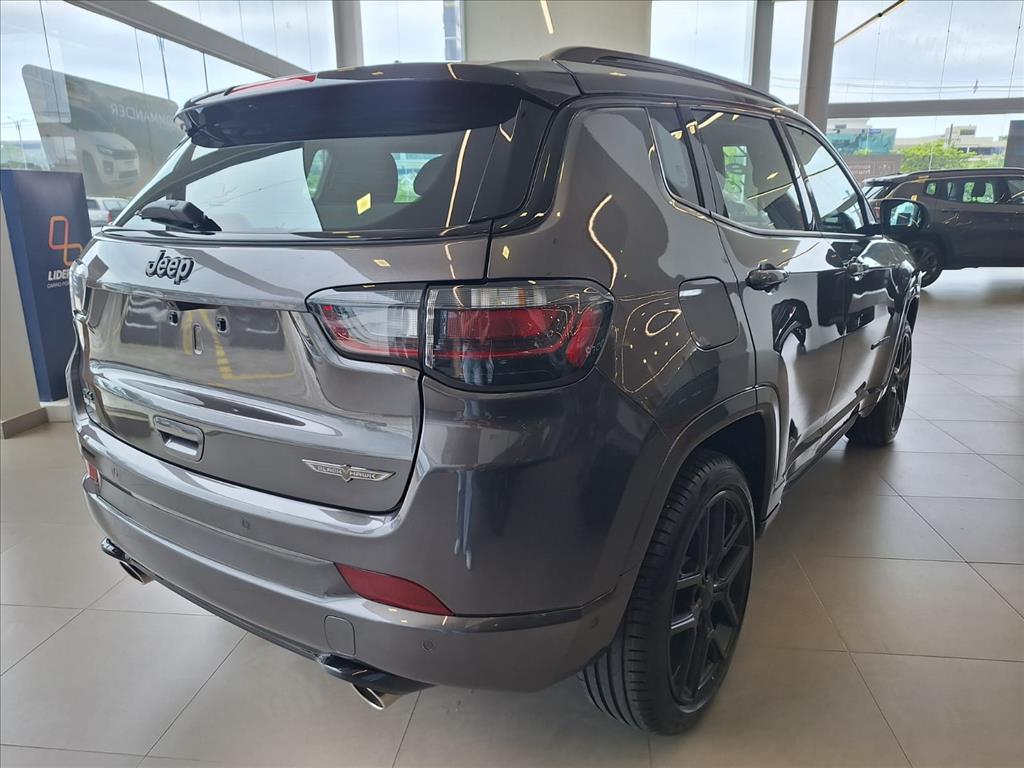 COMPASS 2.0 HURRICANE 4 TURBO GASOLINA BLACKHAWK AT95