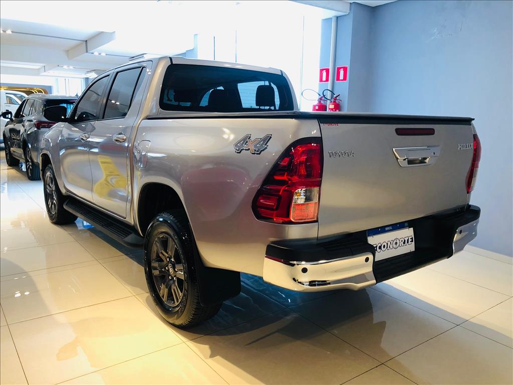HILUX 2.8 D-4D TURBO DIESEL CD SR 4X4 AUTOMÁTICO5