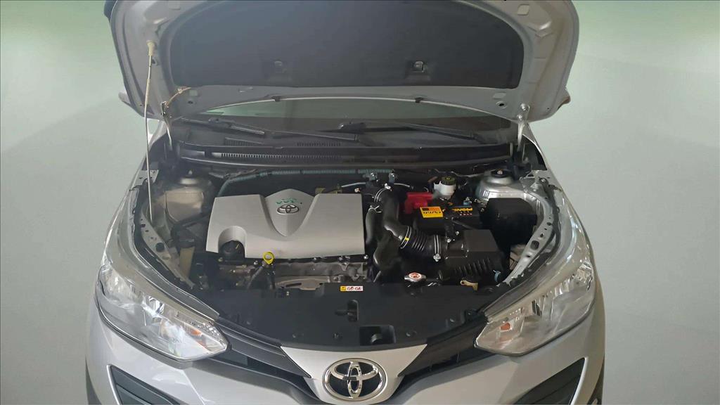 YARIS 1.5 16V FLEX SEDAN XL MANUAL11