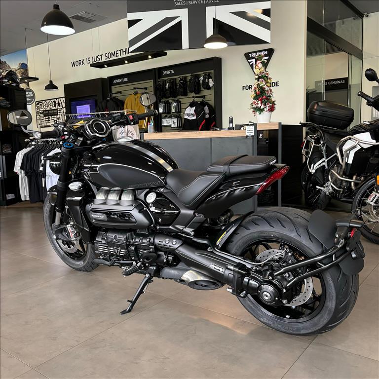 TRIUMPH-ROCKET-III STORM R