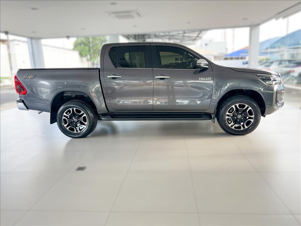 HILUX 2.8 D-4D TURBO DIESEL CD SRX 4X4 AUTOMÁTICO3