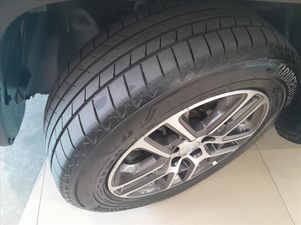 RENEGADE 1.8 16V FLEX STD 4P AUTOMÁTICO8