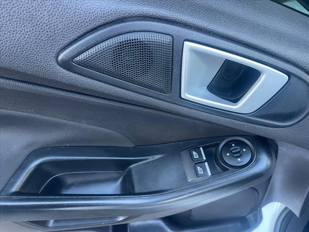 Ford-FIESTA-1.6 SE HATCH 16V FLEX 4P MANUAL