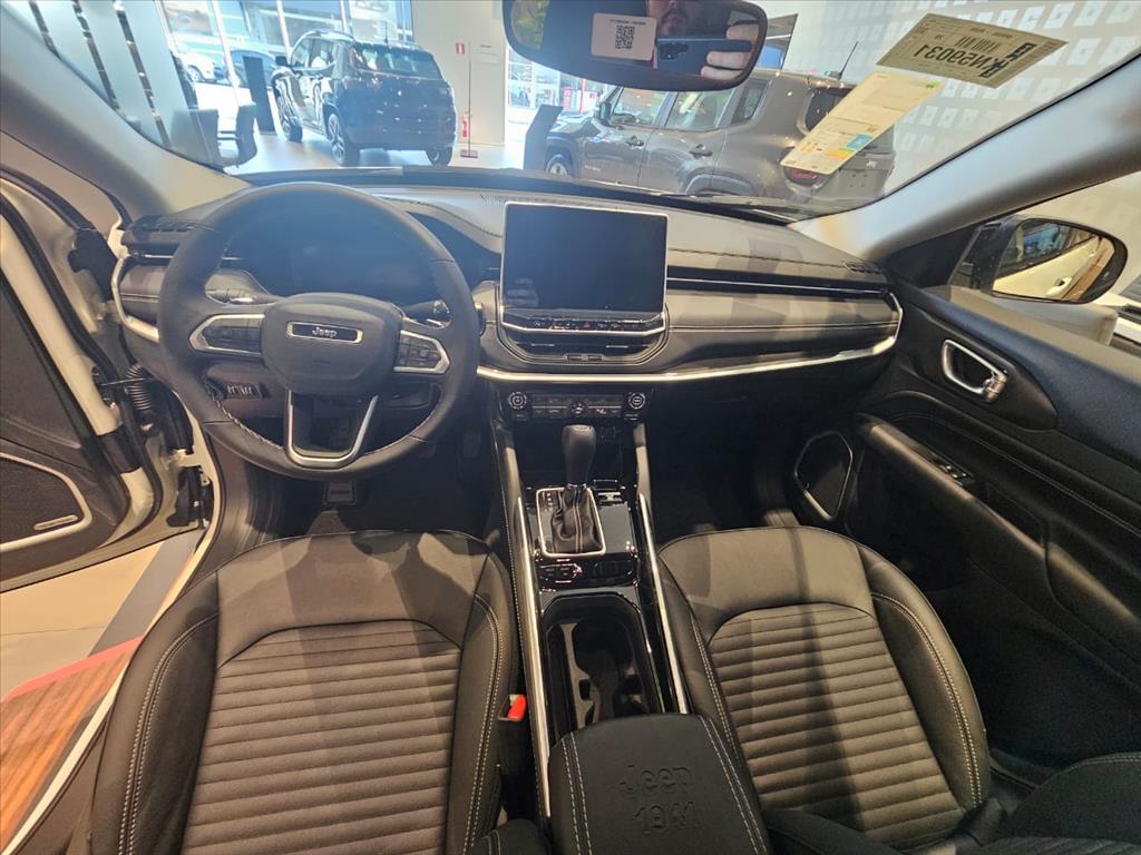 COMMANDER 1.3 T270 TURBO FLEX LONGITUDE AT6 COMMANDER 1.3 T270 TURBO FLEX LONGITUDE AT6
