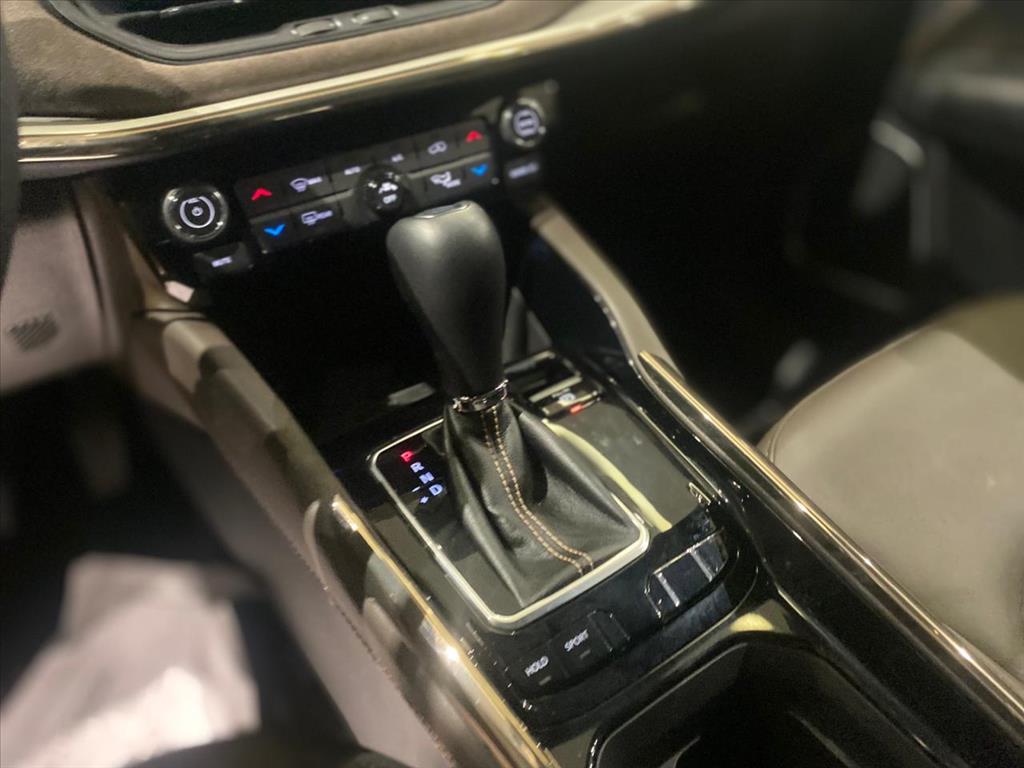 COMMANDER 1.3 T270 TURBO FLEX OVERLAND AT6