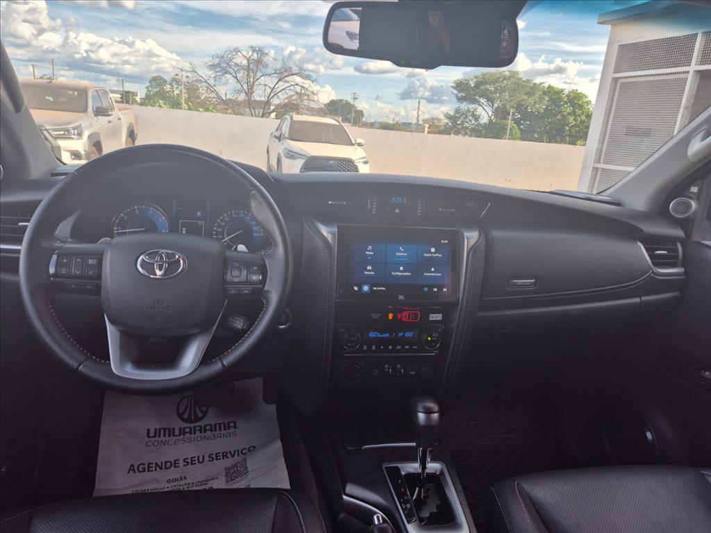 HILUX SW4 2.8 D-4D TURBO DIESEL SRX PLATINUM 7L 4X4 AUTOMÁTICO7