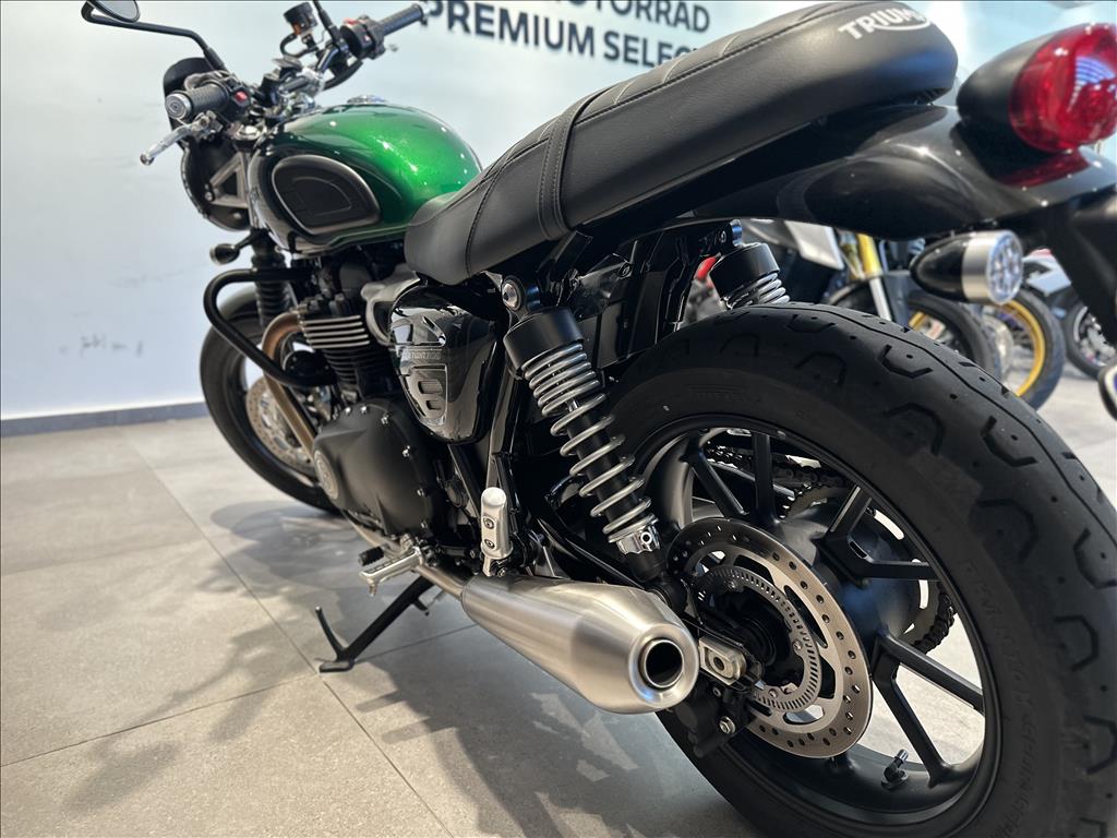 TRIUMPH-SPEED-TWIN 900
