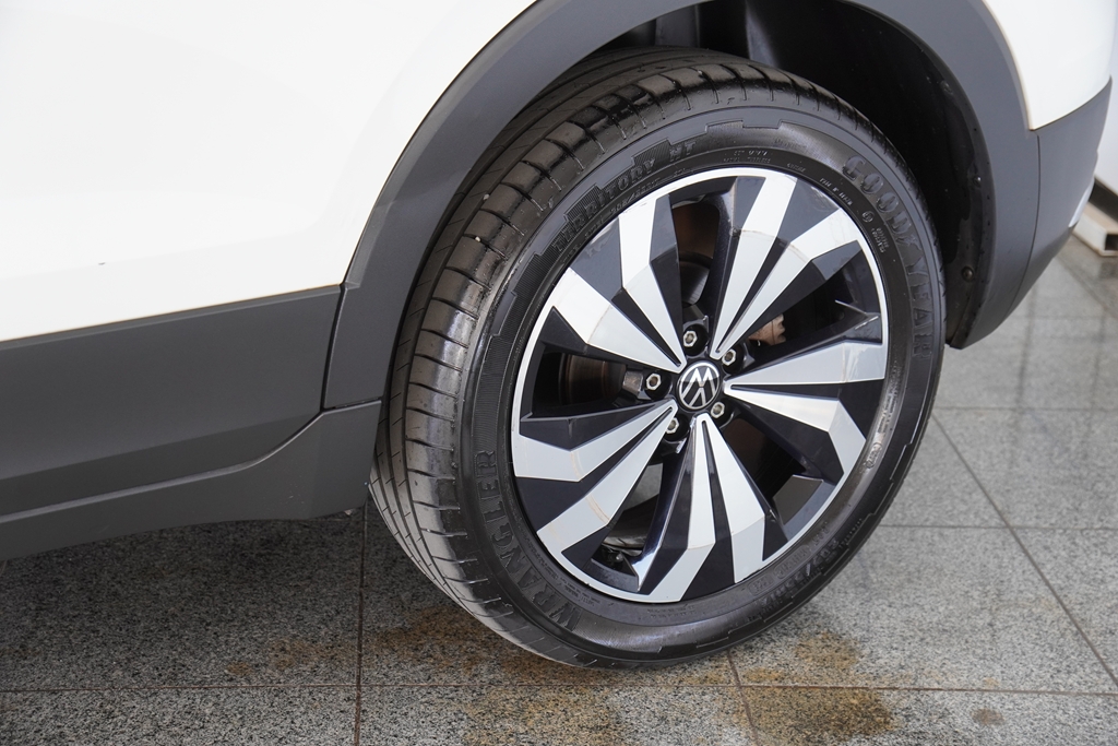 T-CROSS 1.0 200 TSI TOTAL FLEX COMFORTLINE AUTOMÁTICO4
