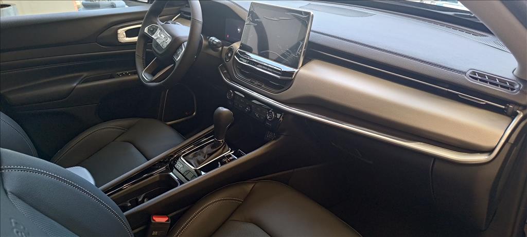 COMPASS 1.3 T270 TURBO FLEX LONGITUDE AT6 COMPASS 1.3 T270 TURBO FLEX LONGITUDE AT6