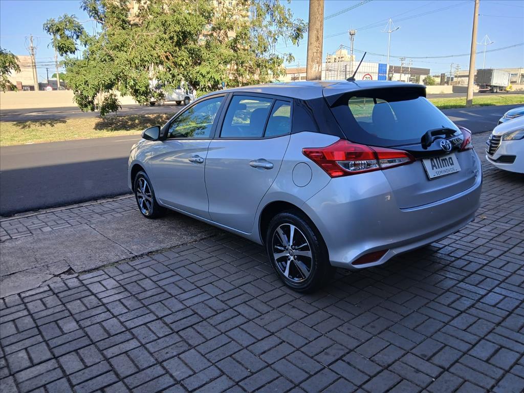 YARIS 1.5 16V FLEX XL PLUS CONNECT MULTIDRIVE9