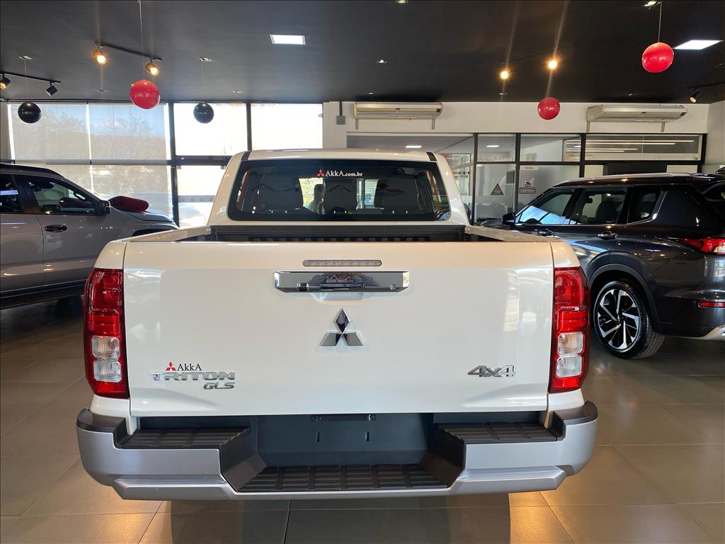 Mitsubishi-TRITON-2.4 BITURBO DIESEL CD GLS 4X4 AUTOMÁTICO