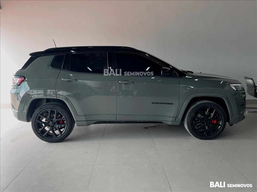 COMPASS 2.0 HURRICANE 4 TURBO GASOLINA BLACKHAWK AT93