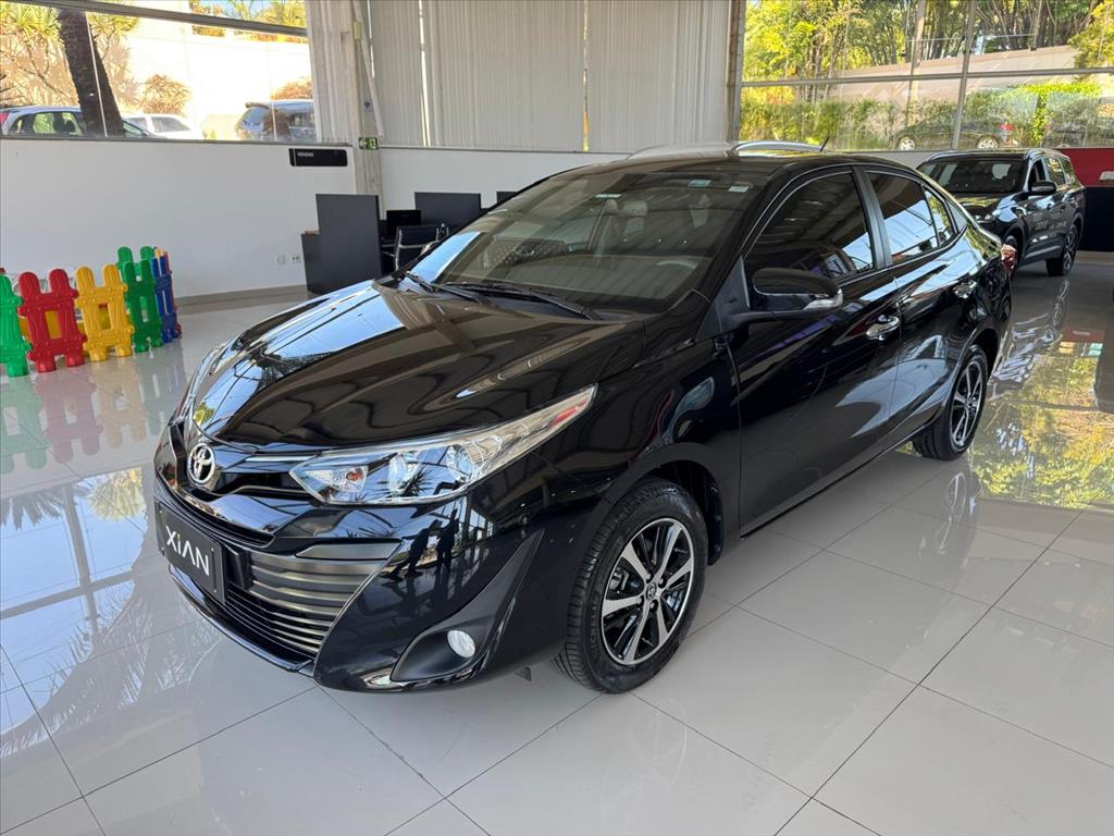 YARIS 1.5 16V FLEX SEDAN XLS MULTIDRIVE3 YARIS 1.5 16V FLEX SEDAN XLS MULTIDRIVE3