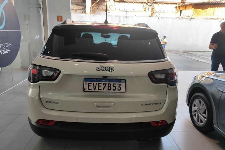 COMPASS 1.3 T270 TURBO FLEX LIMITED AT6