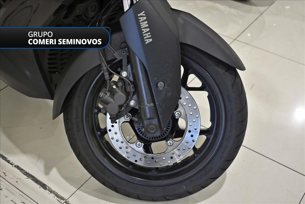 XMAX 250 CONNECTED ABS8