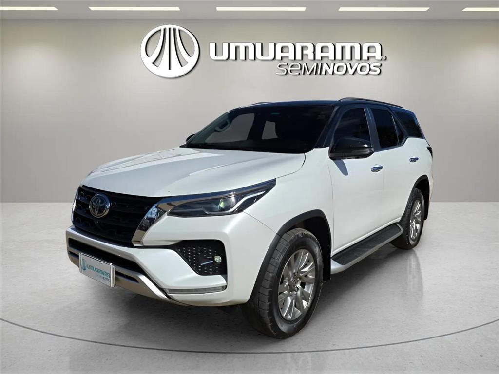 HILUX 2.8 D-4D TURBO DIESEL CD SRX 4X4 AUTOMÁTICO2
