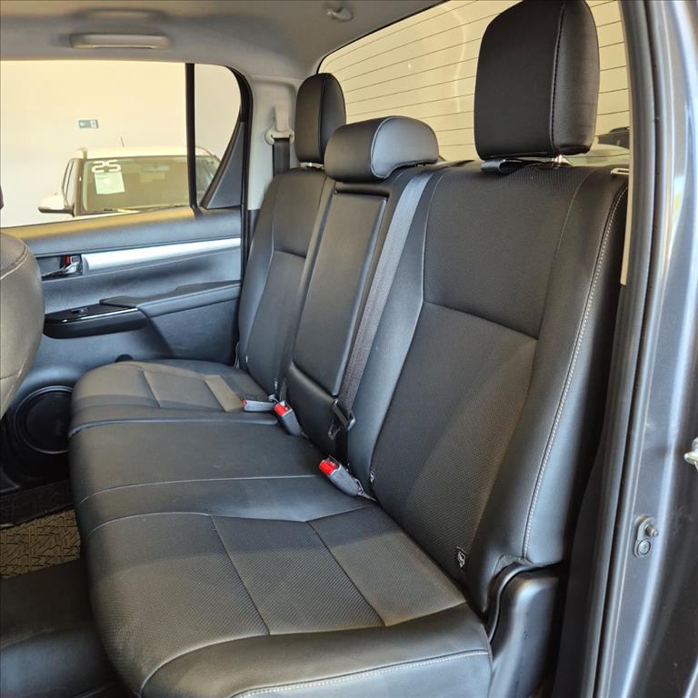 HILUX 2.8 D-4D TURBO DIESEL CD SRX 4X4 AUTOMÁTICO14