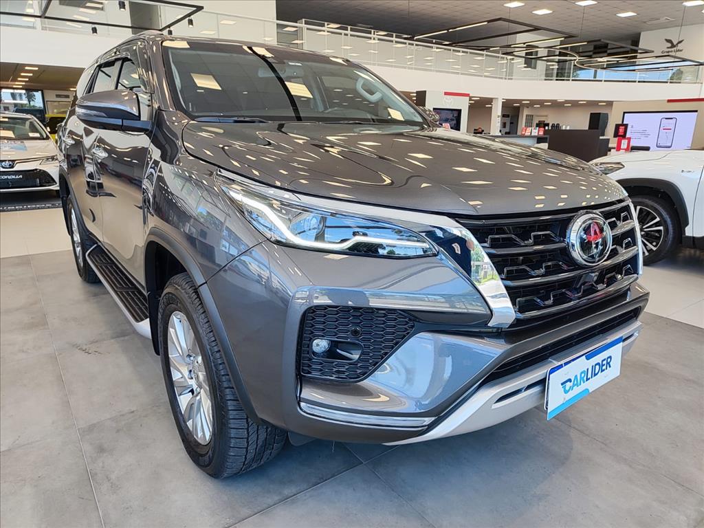 HILUX SW4 2.8 D-4D TURBO DIESEL SRX 7L 4X4 AUTOMÁTICO2