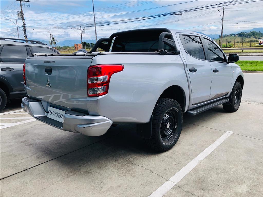 L200 TRITON 2.4 16V TURBO DIESEL GL CD 4X4 MANUAL3