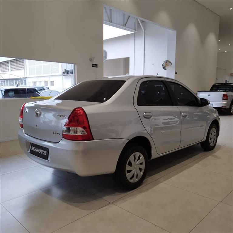 ETIOS 1.5 XS SEDAN 16V FLEX 4P AUTOMÁTICO3