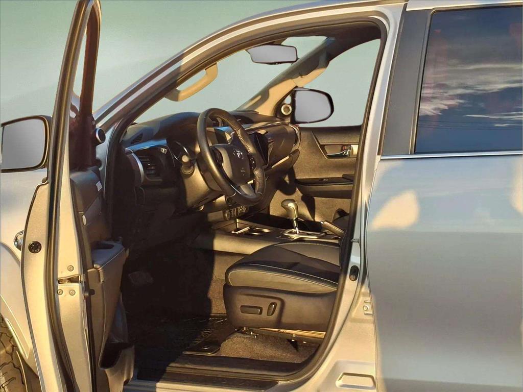 HILUX 2.8 D-4D TURBO DIESEL CD SRX PLUS 4X4 AUTOMÁTICO6