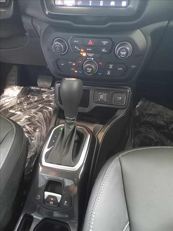 RENEGADE 1.3 T270 TURBO FLEX LONGITUDE AT68