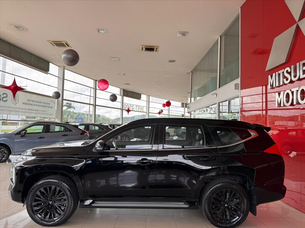 Mitsubishi-PAJERO SPORT-2.4 16V MIVEC TURBO DIESEL LEGEND BLACK AWD AUTOMÁTICO