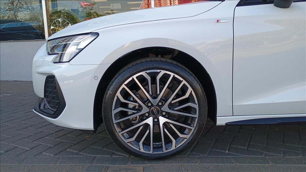 A3 2.0 40 TFSI GASOLINA SPORTBACK PERFORMANCE BLACK S-TRONIC11
