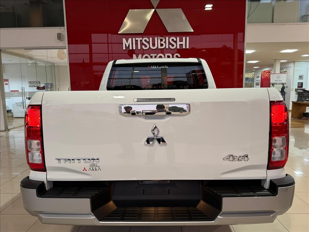 Mitsubishi-TRITON-2.4 BITURBO DIESEL CD GL 4X4 AUTOMÁTICO