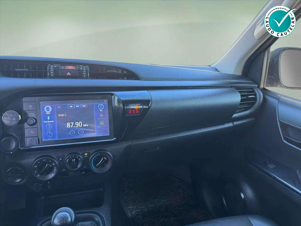 HILUX 2.8 D-4D TURBO DIESEL CD POWER PACK 4X4 MANUAL9