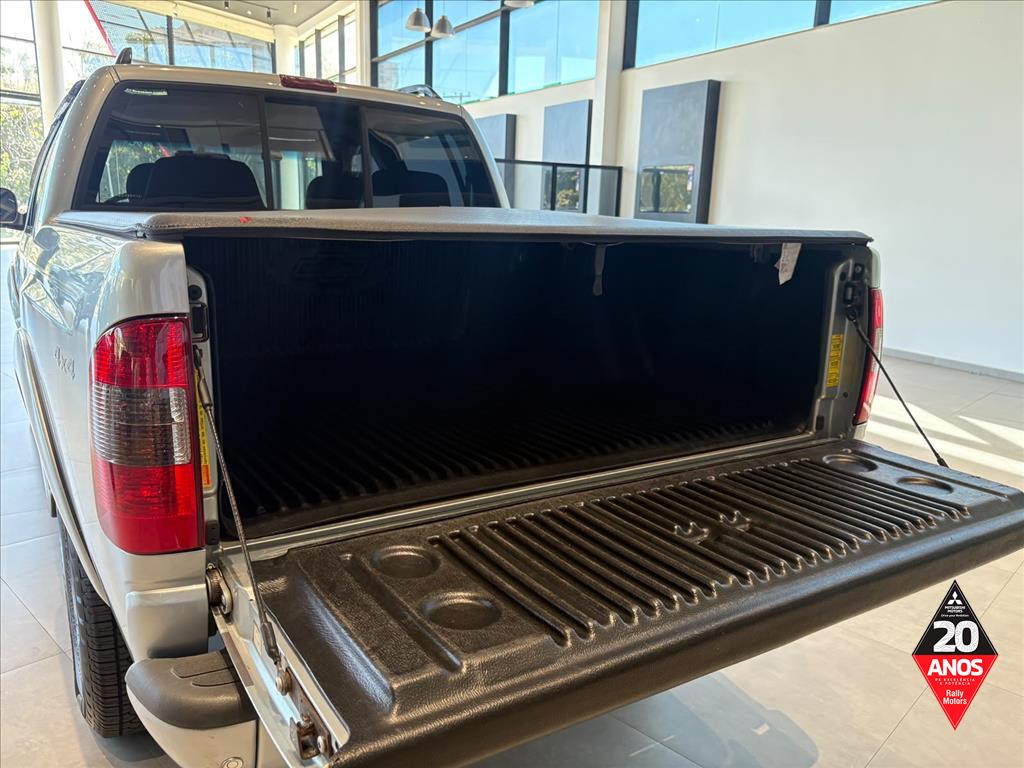 GM - Chevrolet-S10-2.8 EXECUTIVE 4X4 CD 12V TURBO ELECTRONIC INTERCOOLER DIESEL 4P MANUAL