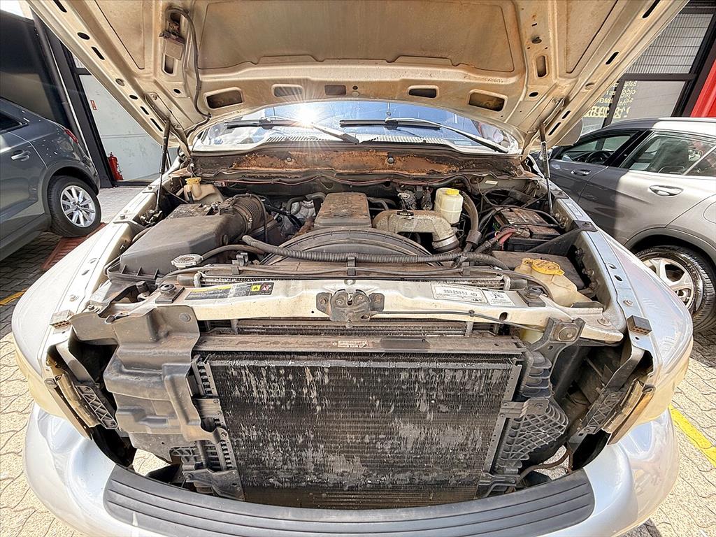 Dodge Ram - 5.9 2500 4X4 CD I6 TURBO INTERCOOLER DIESEL 4P AUTOMÁTICO