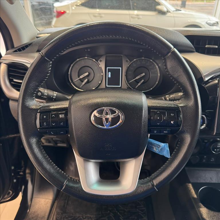 HILUX 2.8 D-4D TURBO DIESEL CD SRX 4X4 AUTOMÁTICO8