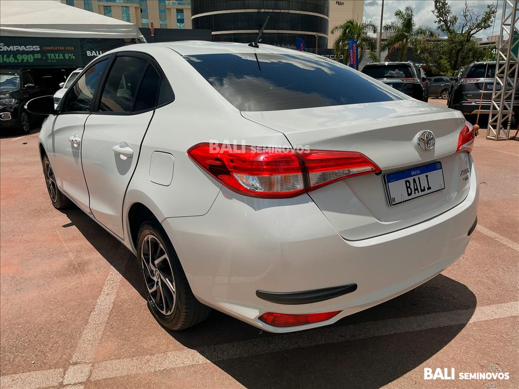 YARIS 1.5 16V FLEX SEDAN XLS CONNECT MULTIDRIVE4
