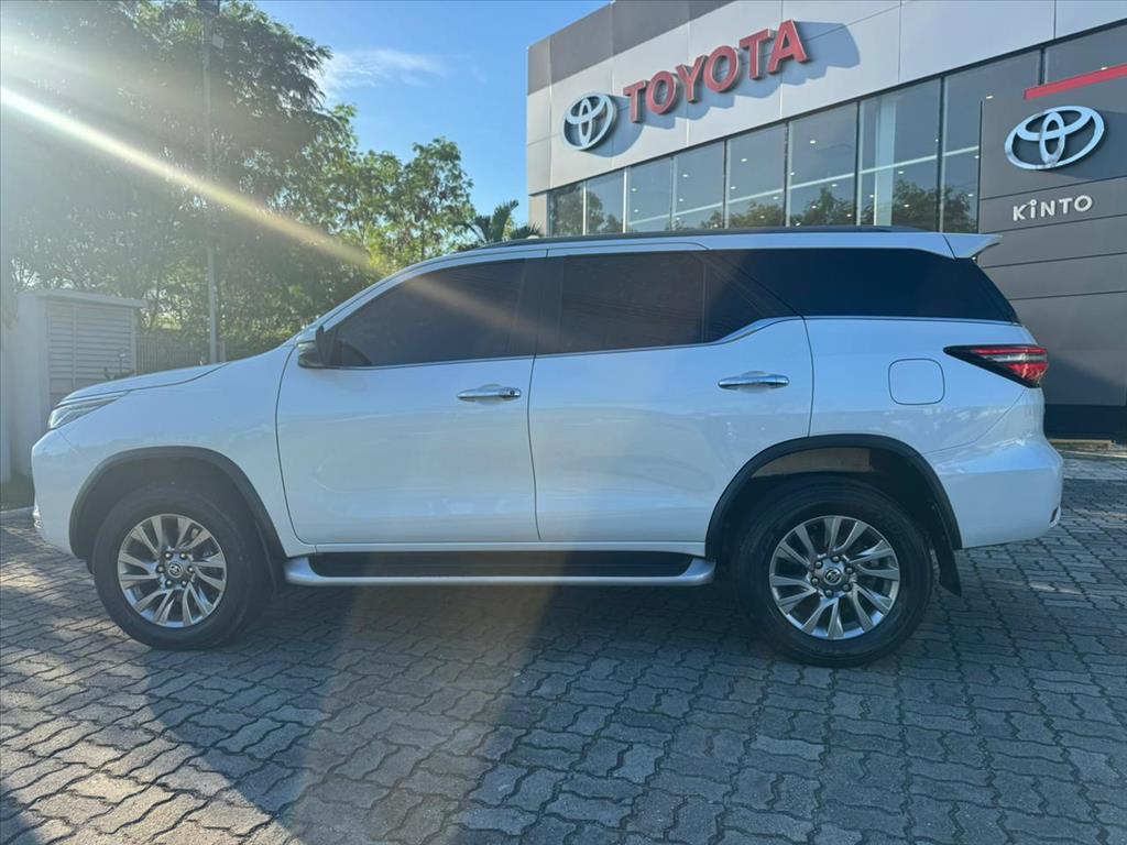 HILUX SW4 2.8 D-4D TURBO DIESEL SRX 7L 4X4 AUTOMÁTICO3