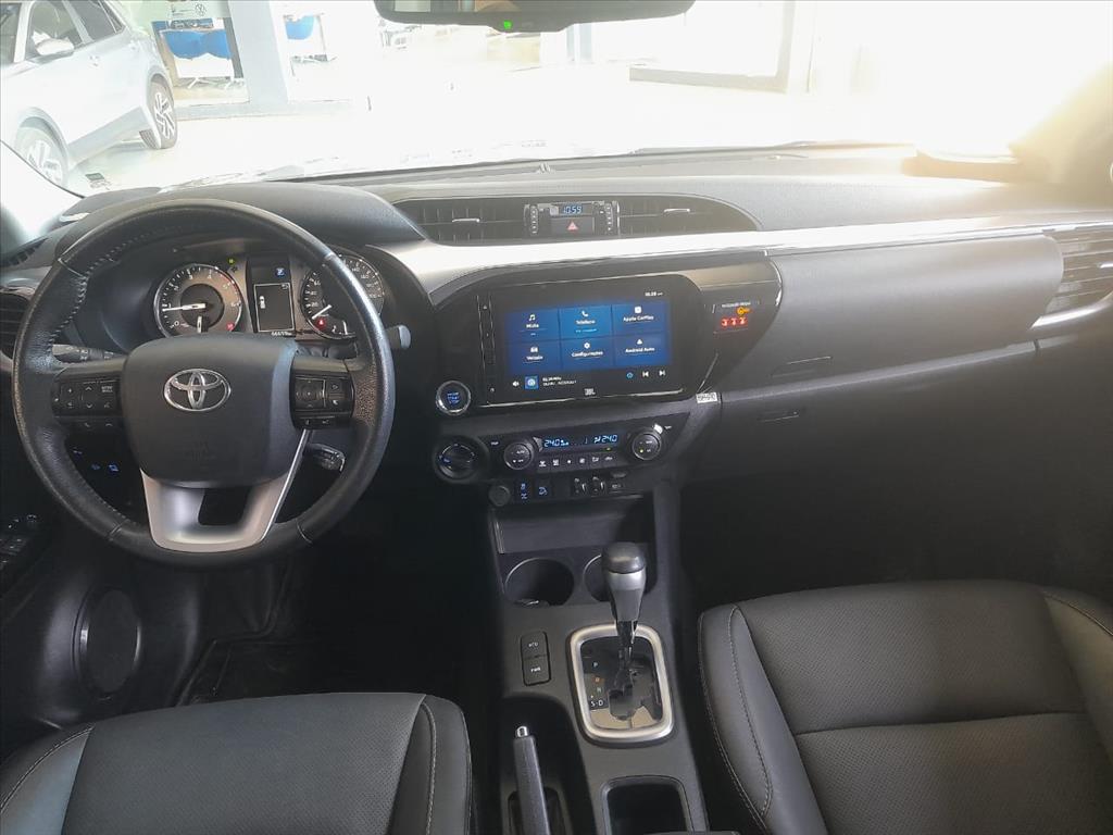 HILUX 2.8 D-4D TURBO DIESEL CD SRX 4X4 AUTOMÁTICO5