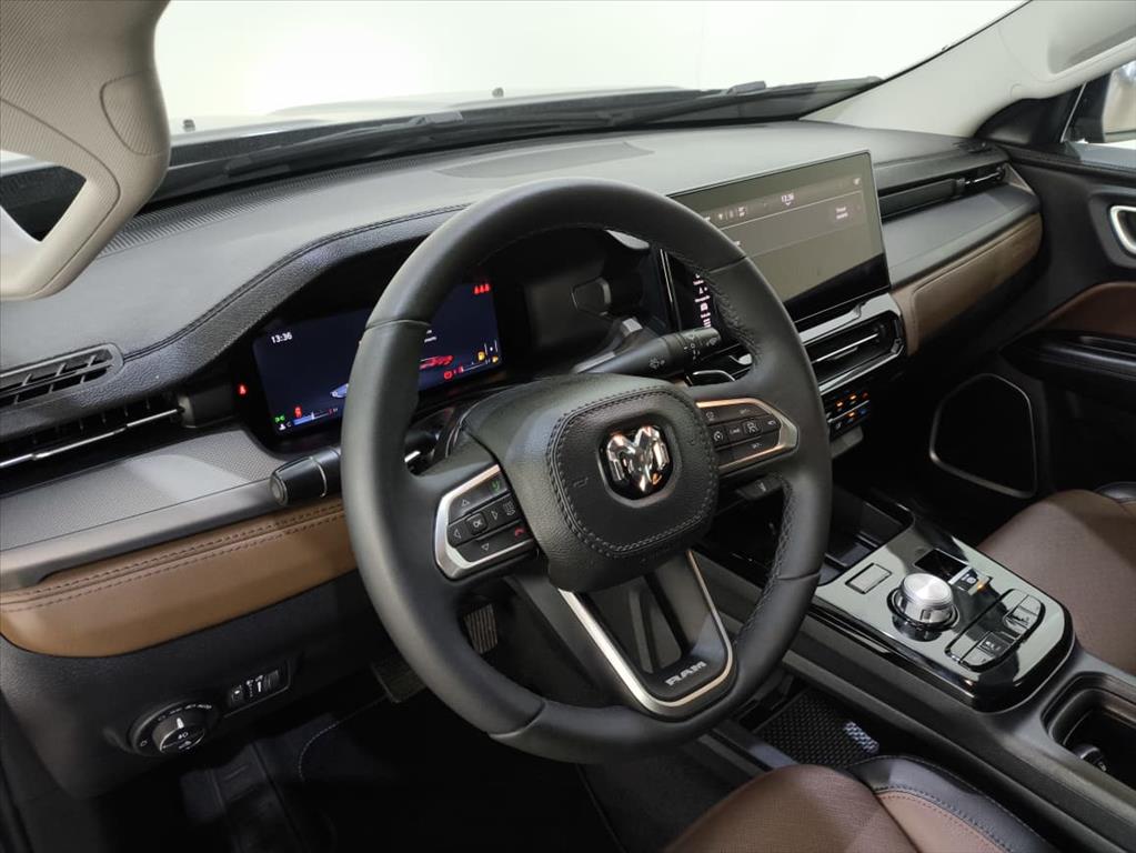 RAMPAGE 2.0 TURBO DIESEL LARAMIE 4X4 AUTOMÁTICO9