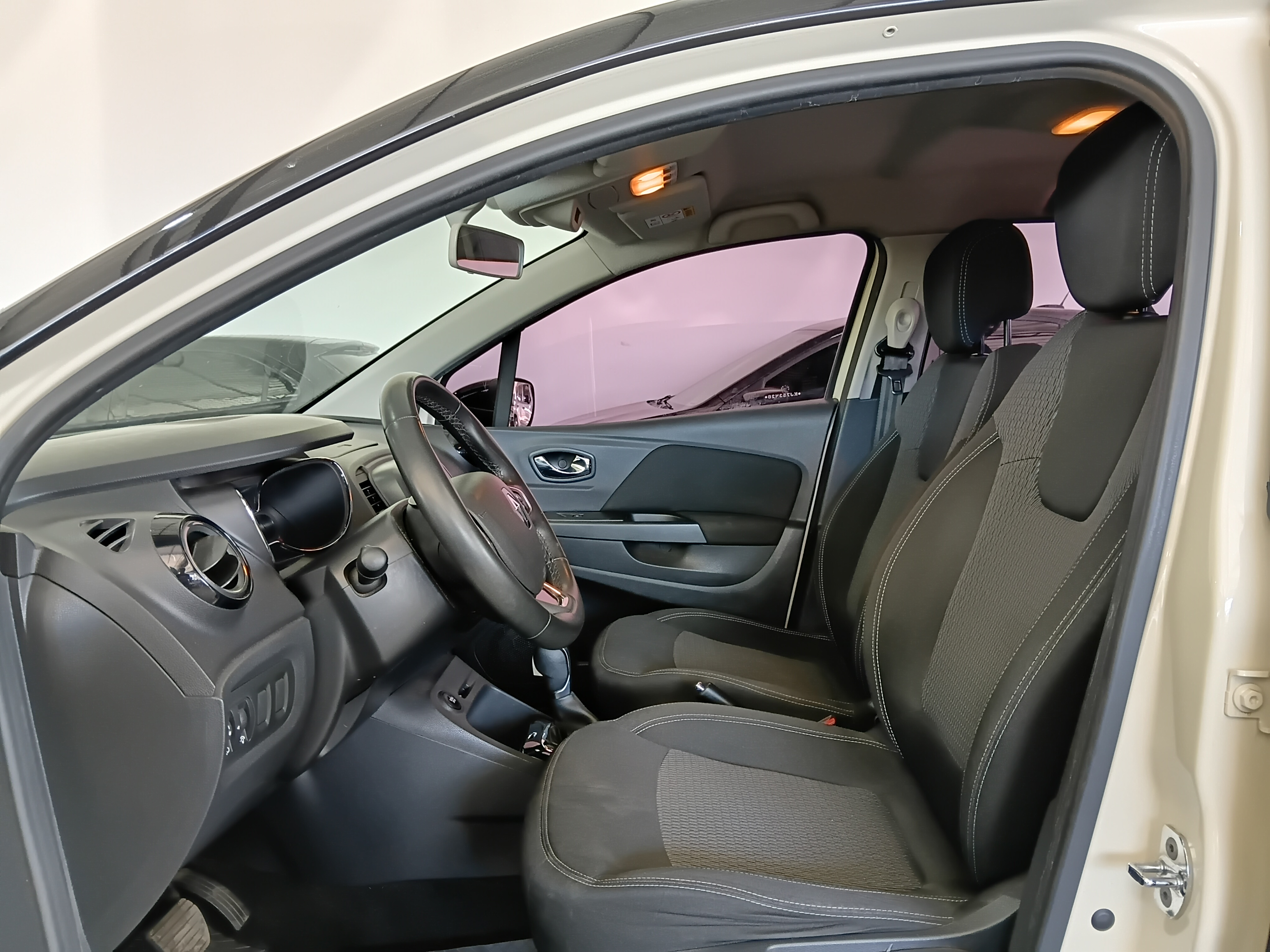 Renault-CAPTUR-1.6 16V SCE FLEX LIFE X-TRONIC