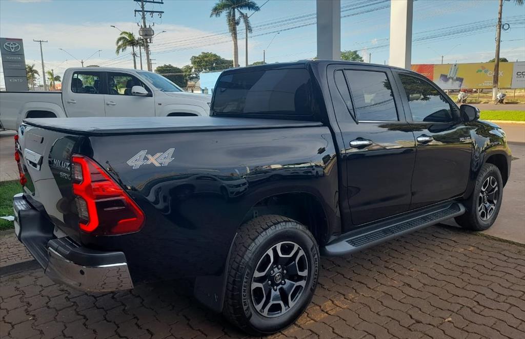 HILUX 2.8 D-4D TURBO DIESEL CD SRX 4X4 AUTOMÁTICO3