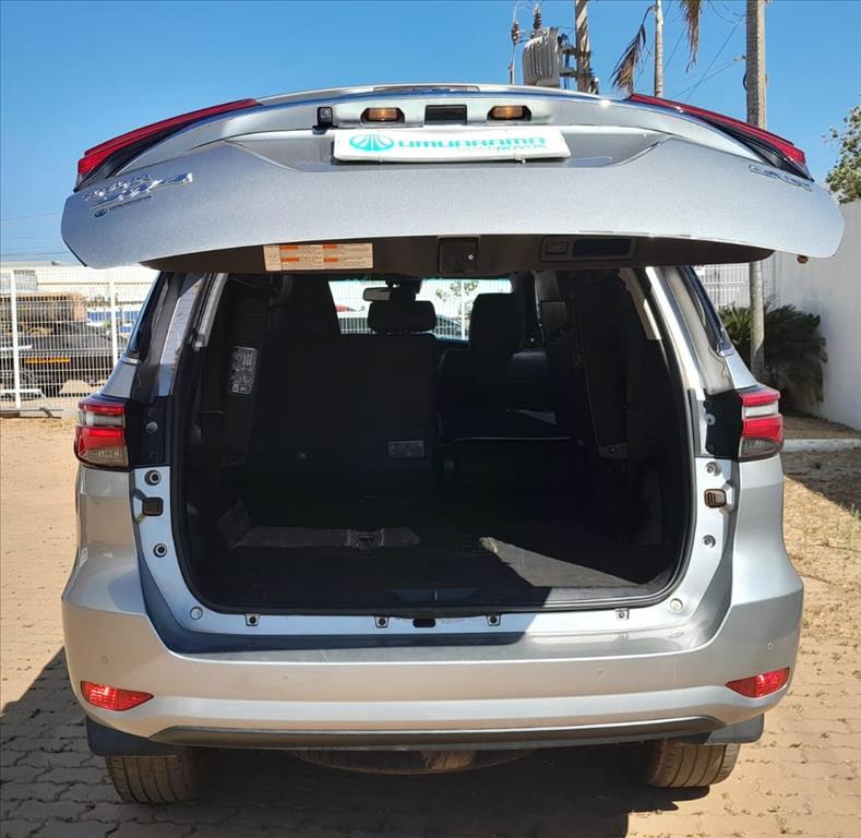 HILUX 2.8 D-4D TURBO DIESEL CD SRX 4X4 AUTOMÁTICO10