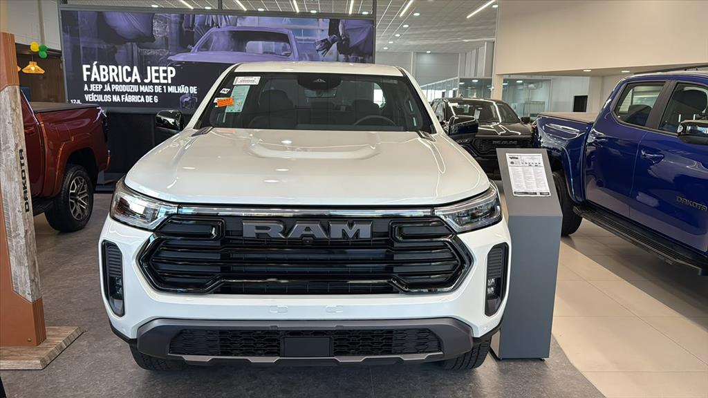 DAKOTA 2.2 TURBO DIESEL LARAMIE NIGHT EDITION 4X4 AUTOMÁTICO2