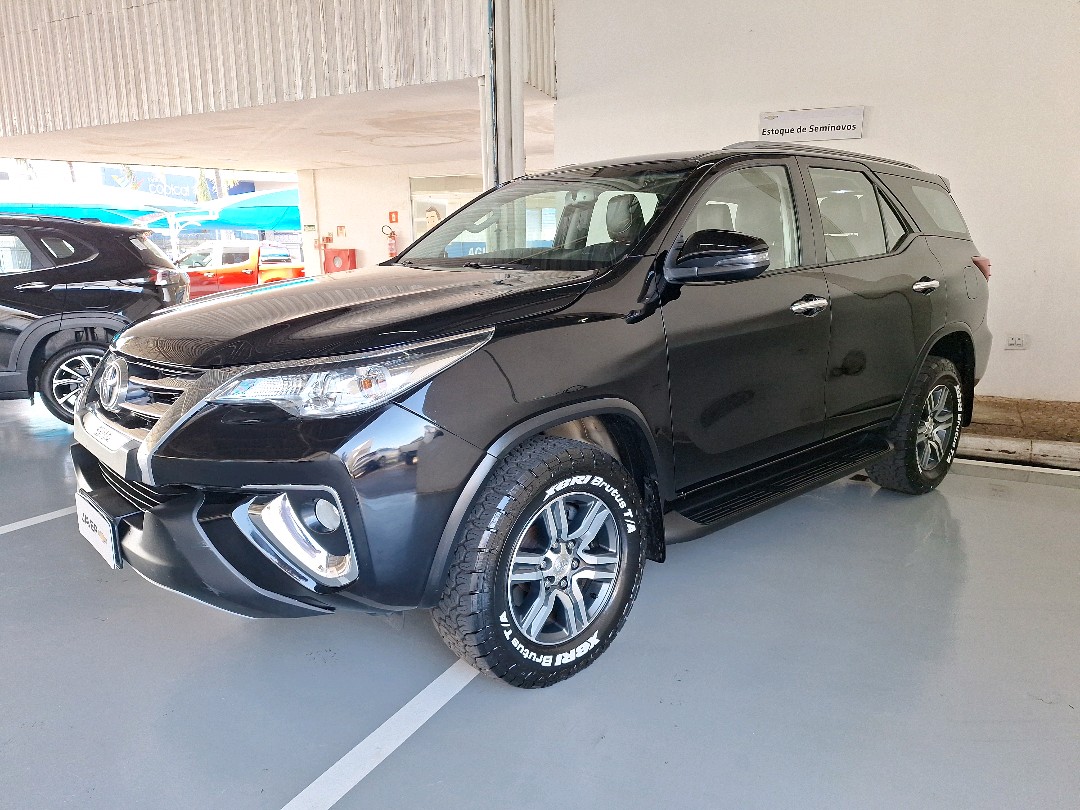 Toyota-HILUX SW4-2.7 SRV 7 LUGARES 4X2 16V FLEX 4P AUTOMÁTICO