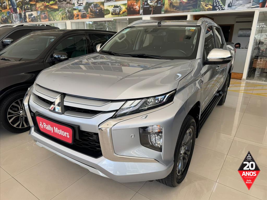 Mitsubishi-L200 TRITON-2.4 16V TURBO DIESEL SPORT HPE-S CD 4P 4X4 AUTOMÁTICO